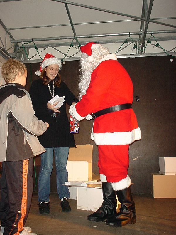 2003_12_20 fete de noel du bruhly place de la maire 0030.JPG